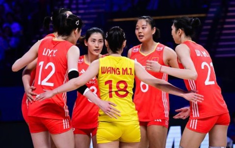 中国女排完败于日本，朱婷总结全队表现非常糟糕