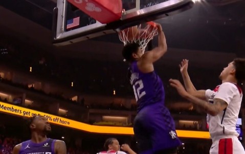 九州体育官网、九州体育娱乐官方网站-22平之后国王19-0结束本节！蒙克突破抛传助考德威尔空接背扣！