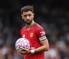 英媒：B费夏季拒绝三家沙特球队招揽，并婉拒C罗亲自邀请