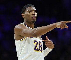 九州体育官网、九州体育娱乐官方网站-八村塁：队内许多合同年球员当然对我们有影响 但赢球是关键