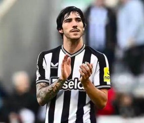 九州体育官网、九州体育娱乐官方网站-意大利记者认为纽卡球迷盲目支持托纳利，真的吗？